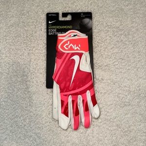 NEVER WORN Womens Nike batting gloves.⚾️ Size M.